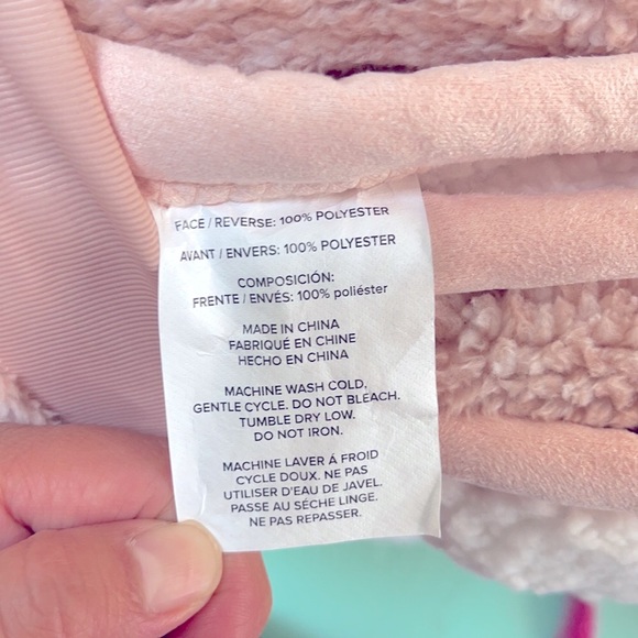 UGG Sherpa throw, Classic Sherpa Throw - Picture 7 of 8